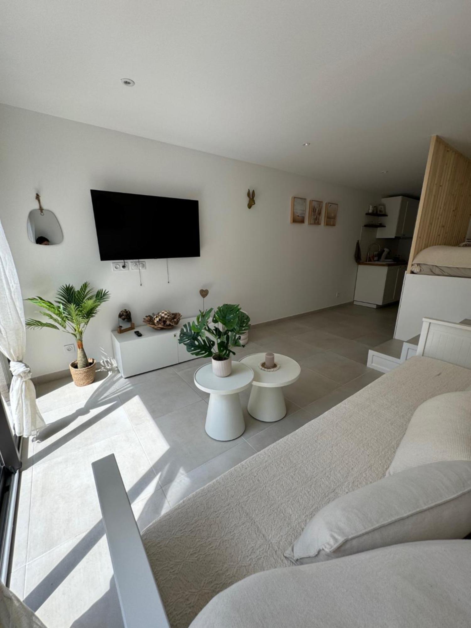 Chez Timmaflo Apartment Frejus Luaran gambar
