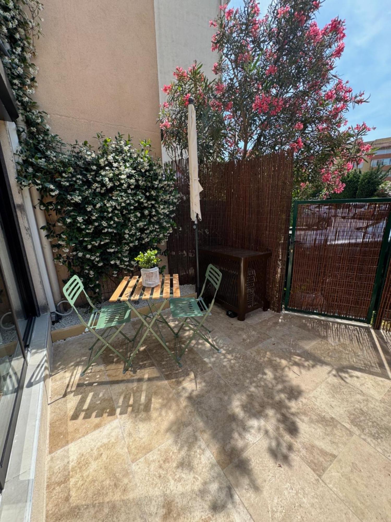 Chez Timmaflo Apartment Frejus Luaran gambar